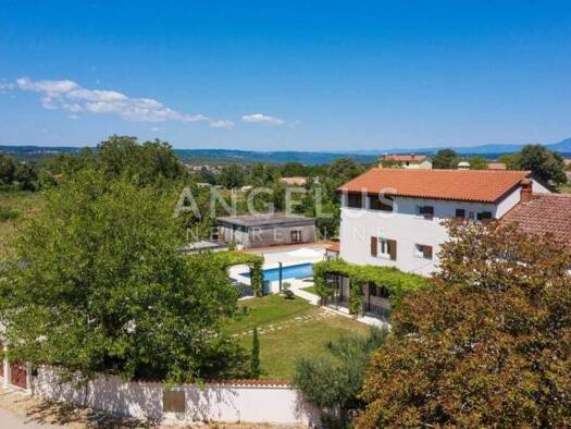 Haus zur Miete 2.200 € 4 Zimmer 185 m² Barban