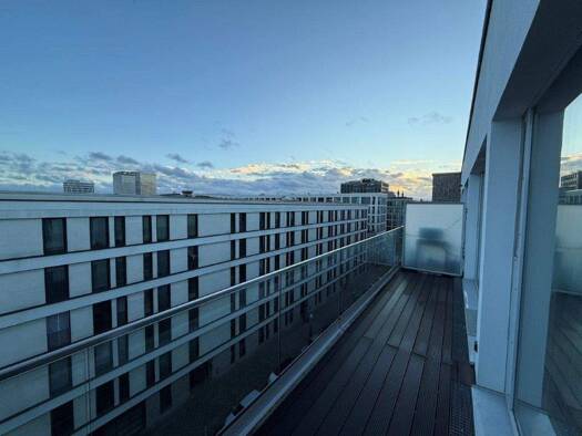 Wohnung zur Miete 1.300 € 2 Zimmer 44 m² 5. Geschoss Mitte Berlin 10557