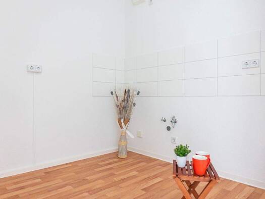 Wohnung zur Miete 299 € 2 Zimmer 41,4 m² 3. Geschoss frei ab 01.09.2026 Helbersdorfer Str. 94e Helbersdorf Chemnitz 09120