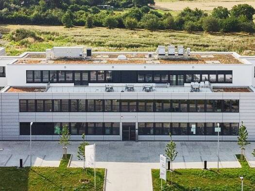 Büro zur Miete provisionsfrei 6.400 € 4 Zimmer 140 m² Bürofläche Weißkirchener Straße 2-6 Steinbach 61449