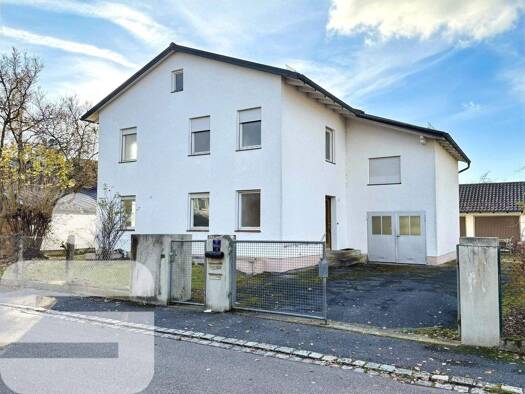 Mehrfamilienhaus zum Kauf 275.000 € 6 Zimmer 143 m² 895 m² Grundstück Neuötting 84524
