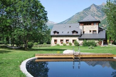 Haus zum Kauf 2.000.000 € 16 Zimmer 1.208 m² 11.928 m² Grundstück Benasque 22440