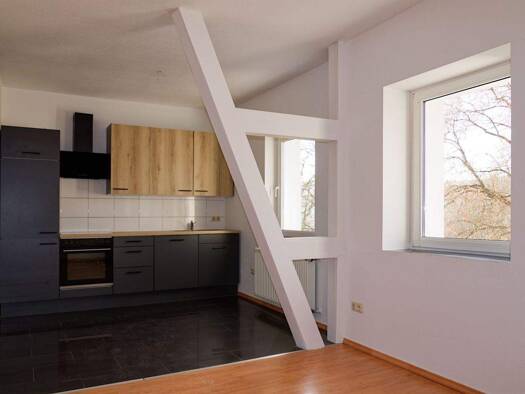 Wohnung zur Miete 400 € 3 Zimmer 75 m² 2. Geschoss Leonhardtstraße 2 Greiz 07973