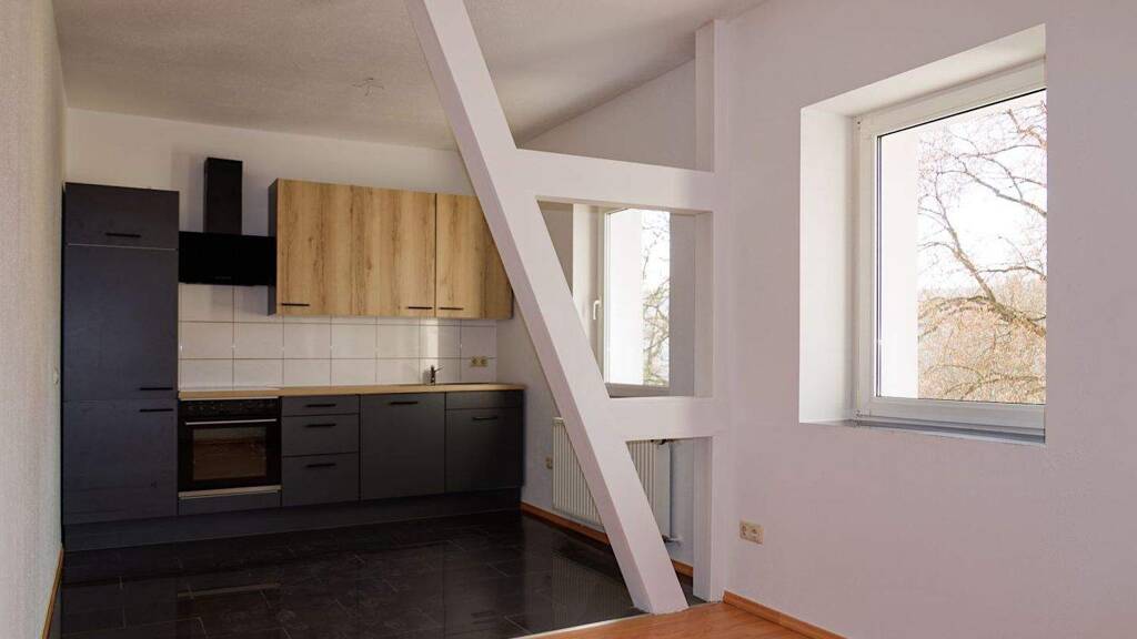 Wohnung zur Miete 400 € 3 Zimmer 75 m² 2. Geschoss Leonhardtstraße 2 Greiz 07973