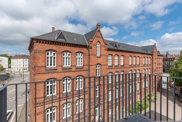 Wohnung zur Miete - Erstbezug 1.100 € 2 Zimmer 63 m² 4. Geschoss Kronshagener Weg 14c Exerzierplatz Kiel 24103