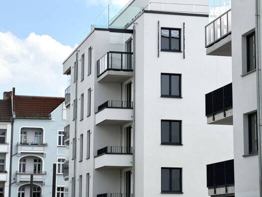 Wohnung zur Miete - Erstbezug nur mit Wohnberechtigungsschein 977 € 4 Zimmer 84,9 m² 1. Geschoss frei ab 16.11.2026 Konrad-Wolf-Straße Alt-Hohenschönhausen Lichtenberg 13055