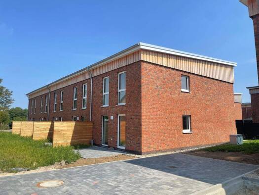 Reihenmittelhaus zum Kauf - Erstbezug provisionsfrei 479.900 € 4 Zimmer 103,1 m² 113 m² Grundstück frei ab 01.01.2027 Henstedt-Ulzburg 24558