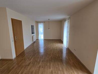 Wohnung zur Miete 850 € 3 Zimmer 80 m² Geschoss 1/2 frei ab sofort Schwandorf 92421