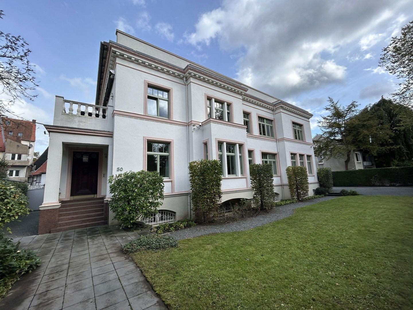 Villa zum Kauf provisionsfrei 879.000 € 14 Zimmer 449 m²<br/>Wohnfläche 1.049 m²<br/>Grundstück Herford-Stadt Herford 32052