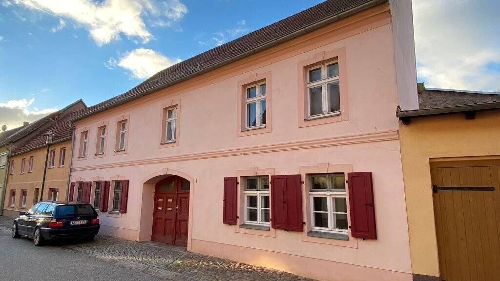 Mehrfamilienhaus zum Kauf als Kapitalanlage geeignet 289.000 € 8 Zimmer 191 m² 352 m² Grundstück Gartenstraße 1 Luckau 15926