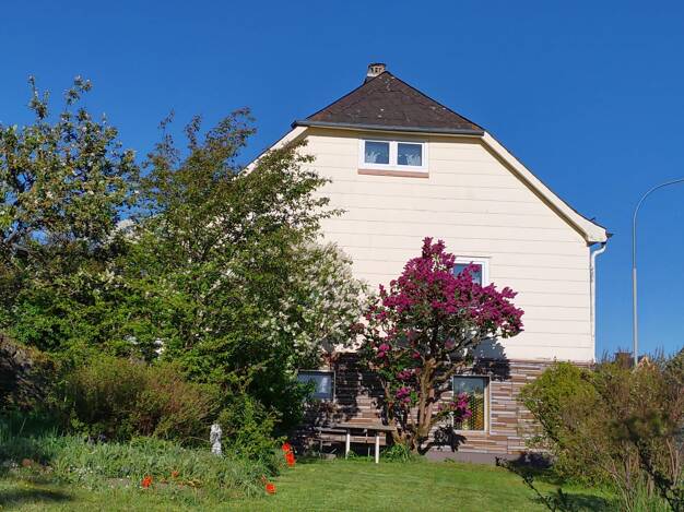 Einfamilienhaus zum Kauf 6 Zimmer 97,3 m² 1.842 m² Grundstück Neuhaus Selbitz 95152