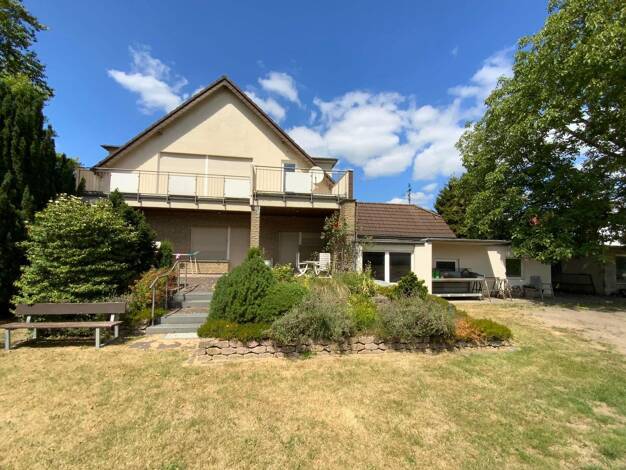 Einfamilienhaus zum Kauf 260.000 € 8 Zimmer 195 m² 1.140 m² Grundstück Schötmar Bad Salzuflen 32108