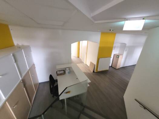 Laden zur Miete 10,22 € Wien 1150