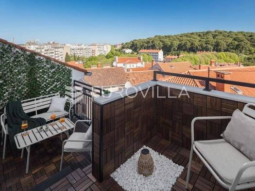 Wohnung zur Miete 700 € 2 Zimmer 43 m² 1. Geschoss Centar Pula