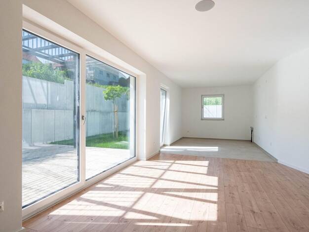 Studio zur Miete - Erstbezug 966 € 1 Zimmer 84 m² EG Fichtelgebirgstraße 6 Sinzing 93161