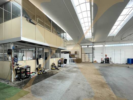 Halle/Industriefläche zur Miete 13.790 € 4.626 m² Lagerfläche Leonding 4060