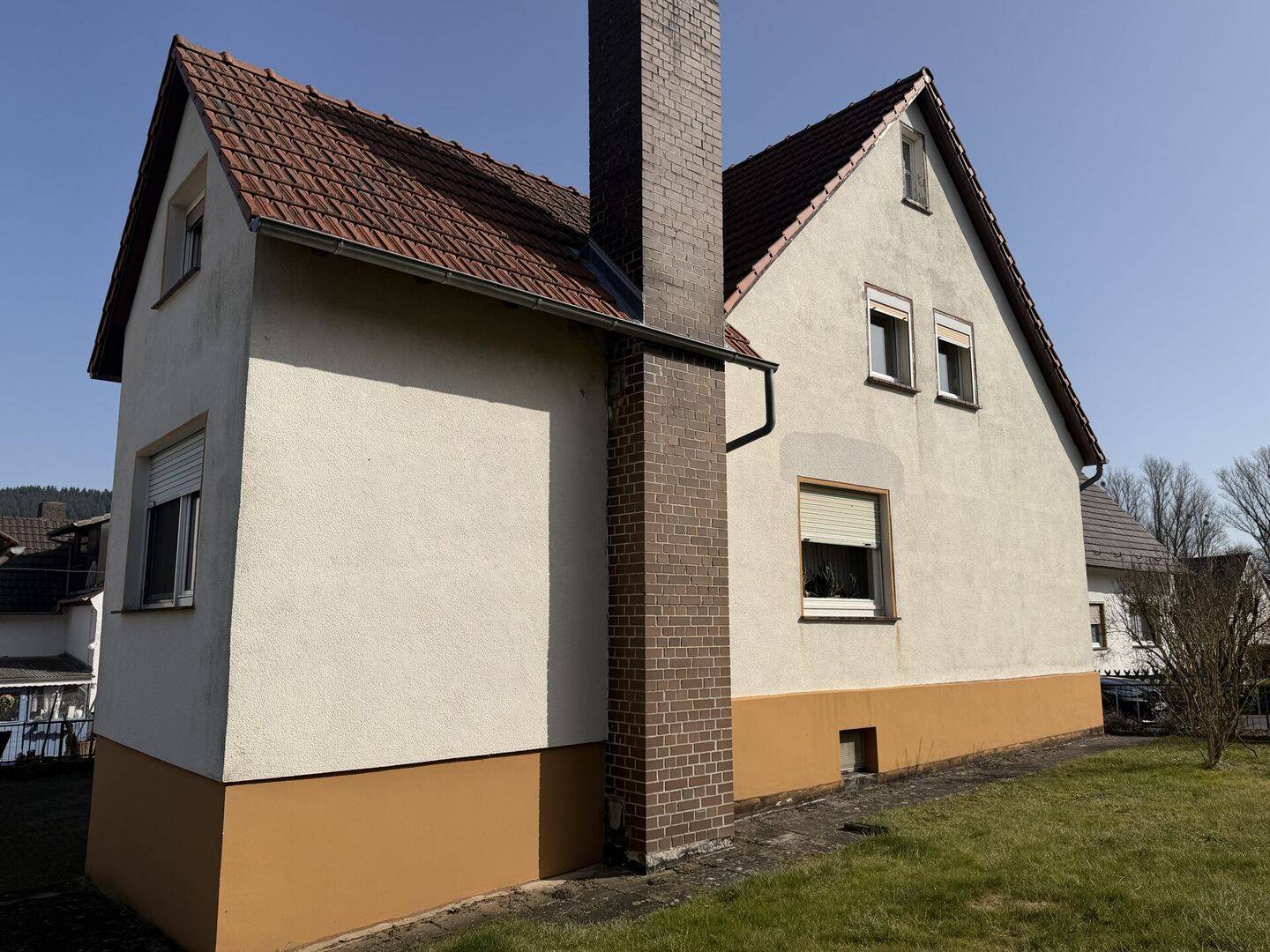 Immobilie in Wehretal - Charmantes Einfamilienhaus mit großem Grundstück, Nebengebäude & traumhaftem Blick ins Grüne - Bild 1