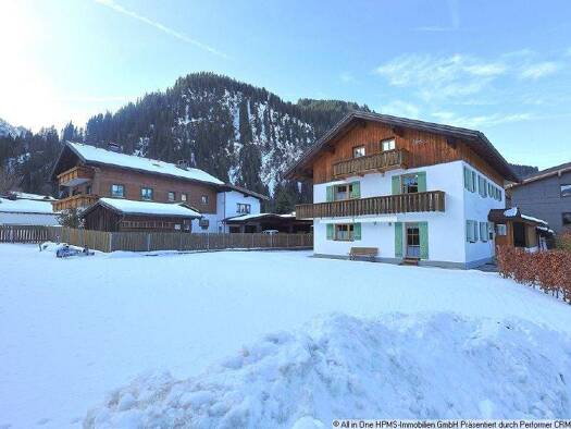 Haus zum Kauf 1.550.000 € 10 Zimmer 257,8 m² 1.408 m² Grundstück Grän 6673