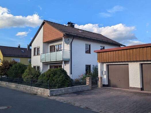 Einfamilienhaus zum Kauf 389.900 € 7 Zimmer 140 m² 695 m² Grundstück frei ab sofort Jägerstraße 12 Hegnabrunn Neuenmarkt 95339