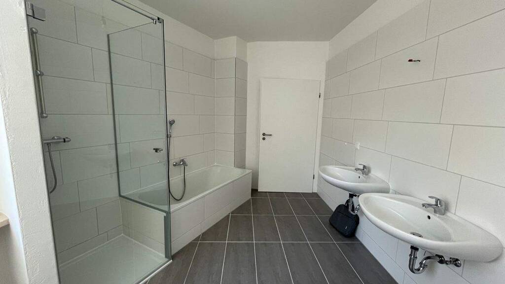 Wohnung zur Miete 670 € 4 Zimmer 90 m² EG frei ab 01.06.2026 Scheibe Weiden 92637