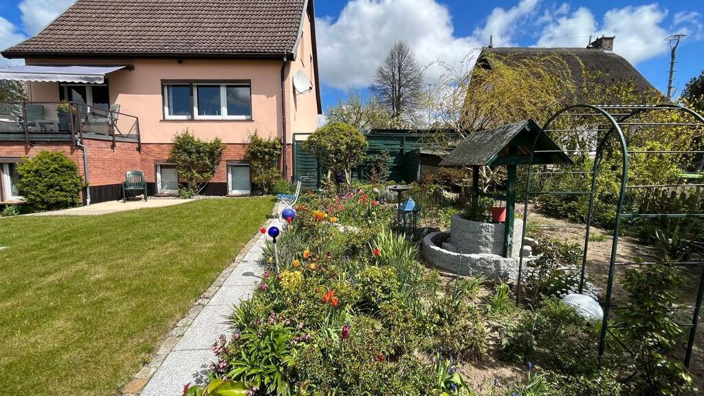 Einfamilienhaus zur Miete 1.500 € 5 Zimmer 107 m² 1.140 m² Grundstück frei ab 01.10.2026 Kröpelin 18236