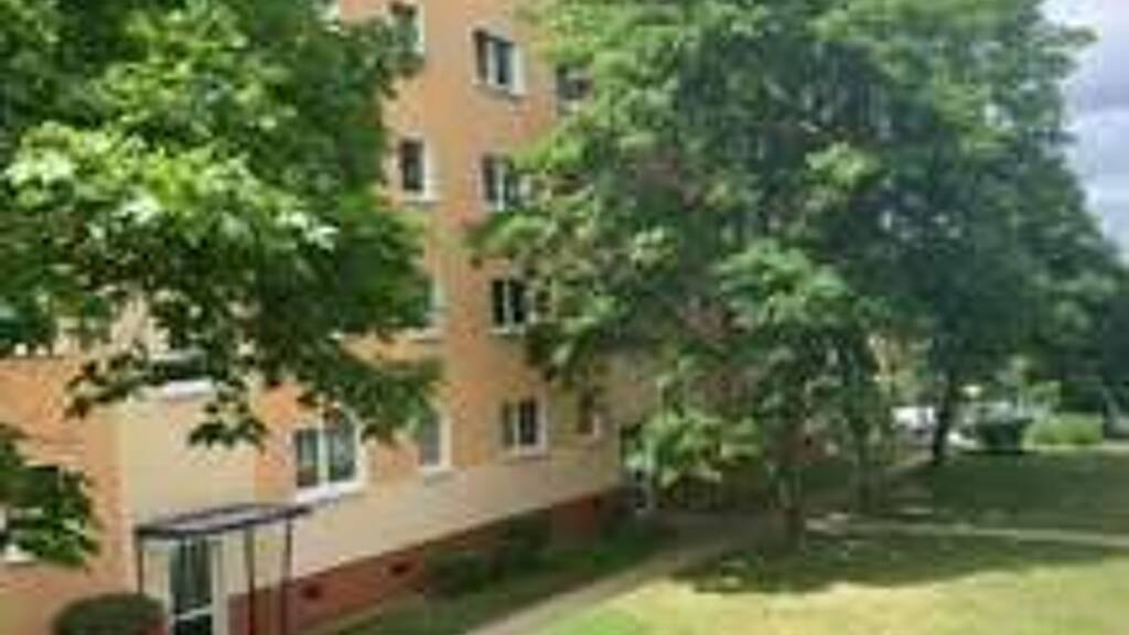 Wohnung zur Miete 400 € 3 Zimmer 70,4 m² 6 Geschosse frei ab sofort Bautzen 02625