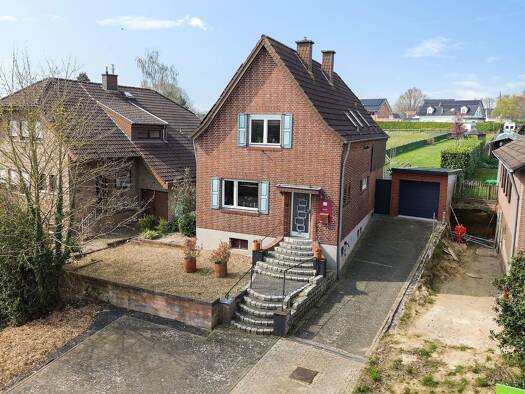 Einfamilienhaus zum Kauf 389.000 € 1 Zimmer 167 m² 1.210 m² Grundstück Luisenring 89 Gangelt 52538