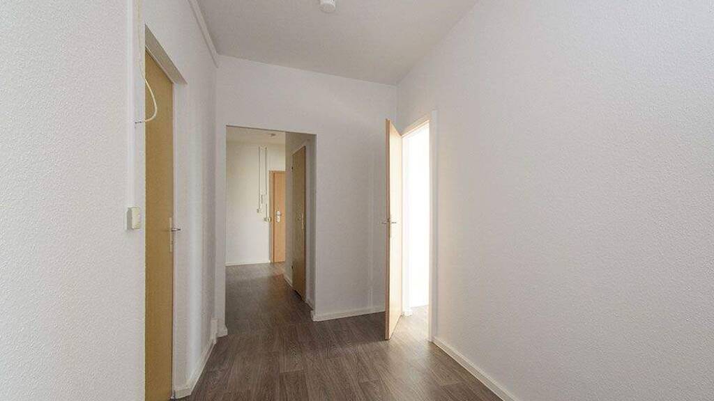 Wohnung zur Miete 611 € 5 Zimmer 101,9 m² 5. Geschoss Guldenstraße 11 Silberhöhe Halle (Saale) 06132