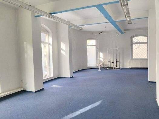 Praxis zur Miete 577 € 3 Zimmer 203,9 m² Bürofläche Schönheide 08304