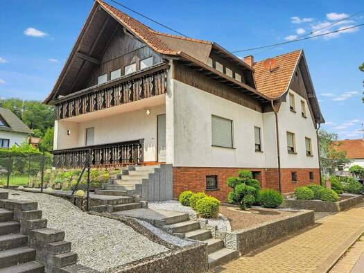 Haus zum Kauf 379.000 € 220 m² 714 m² Grundstück frei ab sofort Hohbergstraße 6 Wahlen Losheim am See 66679