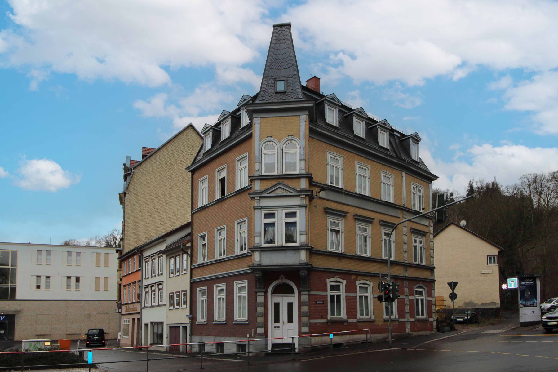 Mehrfamilienhaus zum Kauf als Kapitalanlage geeignet 395.000 € 12 Zimmer 338,7 m²<br/>Wohnfläche 144,3 m²<br/>Grundstück Eisenach Eisenach 99817