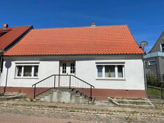 Einfamilienhaus zum Kauf 229.000 € 3 Zimmer 92 m² 967 m² Grundstück frei ab sofort Garz Garz/Rügen 18574
