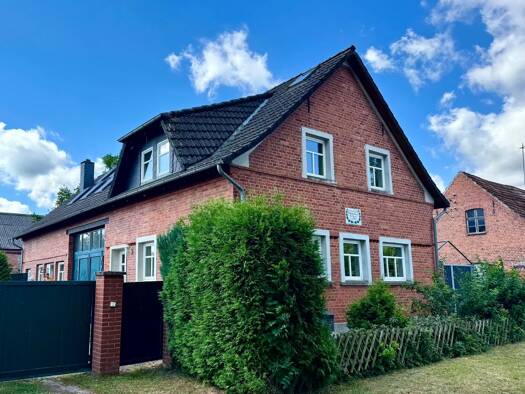 Einfamilienhaus zum Kauf 262.000 € 7 Zimmer 185 m² 984 m² Grundstück frei ab sofort Friedrichsfleiß 26 Friedrichsfleiß Bismark (Altmark) 39629