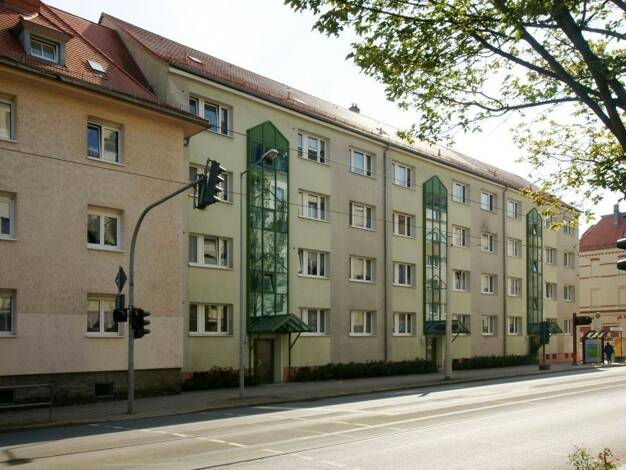 Wohnung zur Miete 245 € 2 Zimmer 48,3 m² 2. Geschoss Liebknechtstraße 3 Westend Plauen 08523