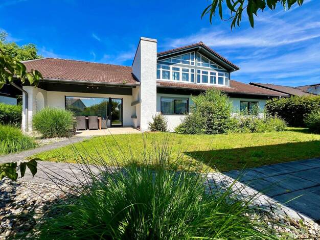 Mehrfamilienhaus zum Kauf 750.000 € 7 Zimmer 300 m² 936 m² Grundstück frei ab 01.12.2026 Watzmannstraße Emmerting 84547