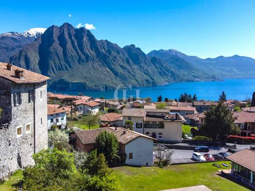 Villa zum Kauf 1.350.000 € 8 Zimmer 630 m² 370 m² Grundstück frei ab sofort Solto Collina 24060