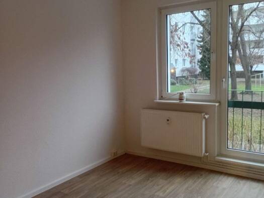 Wohnung zur Miete 329 € 1 Zimmer 12,4 m² 4 Geschosse frei ab sofort Weißdornstraße 32 Grünau-Ost West 04209