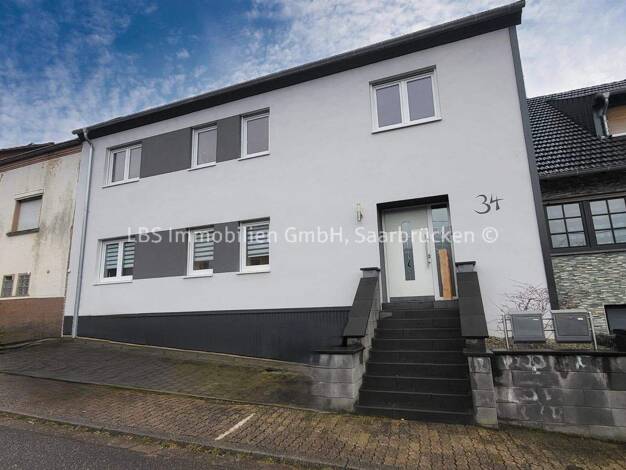 Mehrfamilienhaus zum Kauf 299.999 € 4 Zimmer 128 m² 577 m² Grundstück frei ab sofort Reimsbach Beckingen 66701