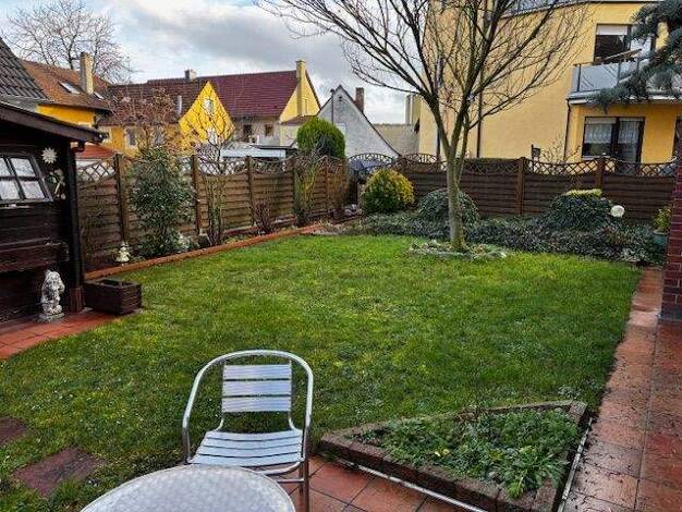 Mehrfamilienhaus zum Kauf als Kapitalanlage geeignet 438.000 € 8 Zimmer 170 m² 332 m² Grundstück Rottendorf 97228