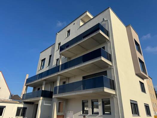 Wohnung zur Miete 1.100 € 2,5 Zimmer 81 m² Geschoss 1/3 frei ab 01.04.2026 Höfener Straße 54 Südstadt Fürth 90763