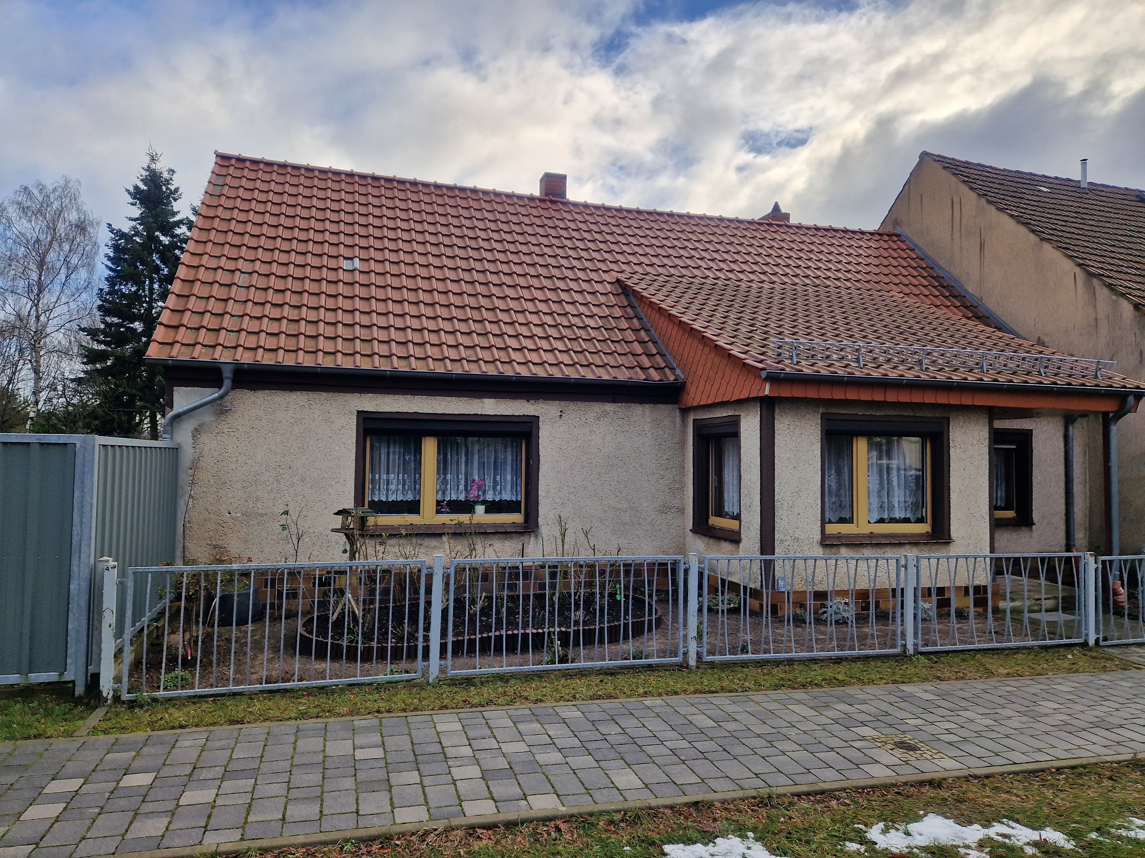 Einfamilienhaus zum Kauf 135.000 € 3 Zimmer 86 m²<br/>Wohnfläche 1.060 m²<br/>Grundstück Wiesenburg Wiesenburg/Mark 14827