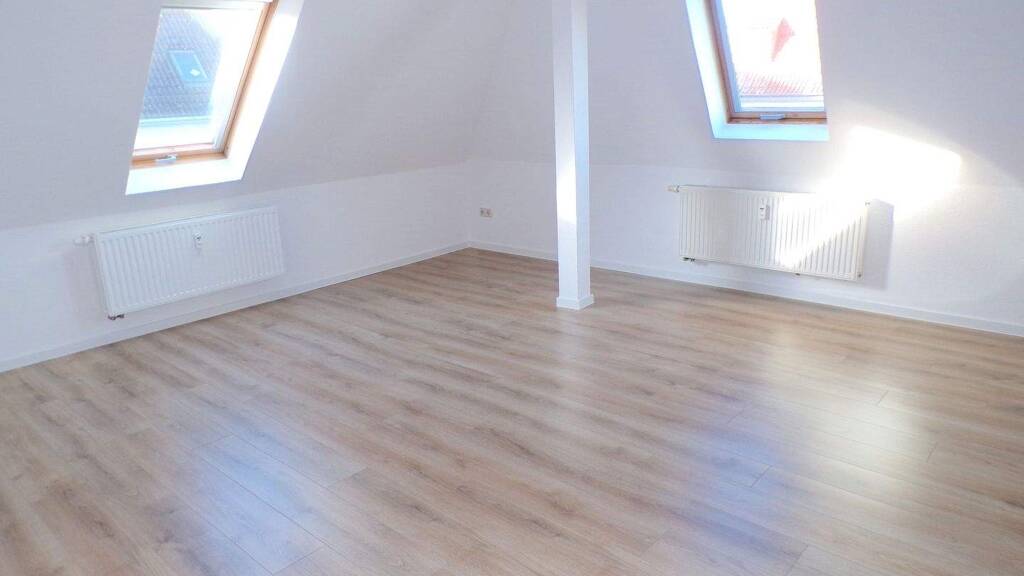 Wohnung zur Miete 280 € 2 Zimmer 50 m² 2. Geschoss frei ab sofort Leubnitz Werdau 08412