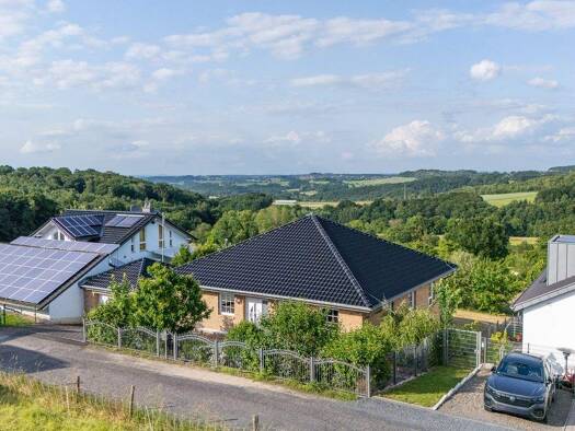 Einfamilienhaus zum Kauf 895.000 € 6 Zimmer 265 m² 1.741 m² Grundstück frei ab sofort Eudenbach Königswinter 53639