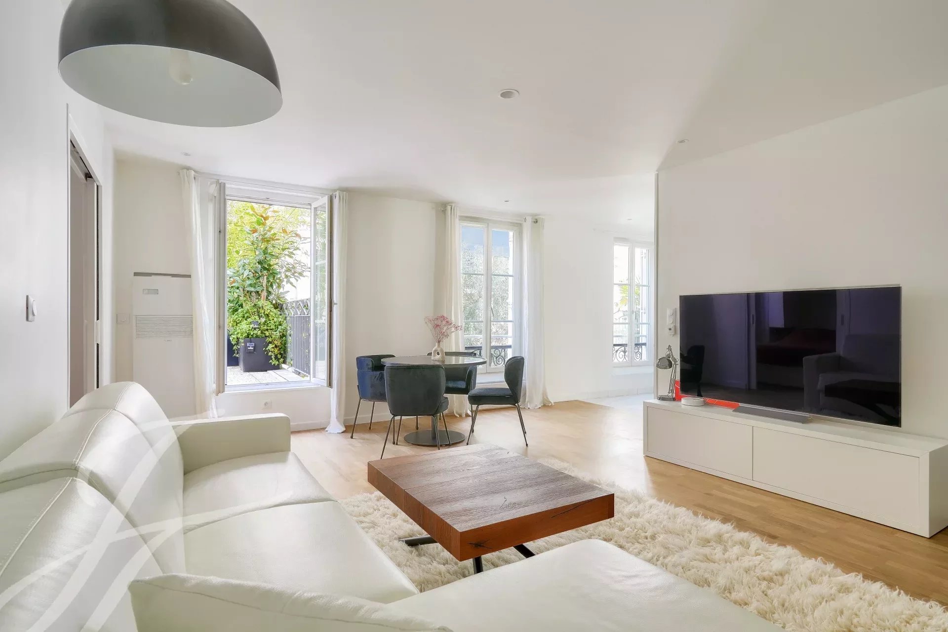 Apartment zum Kauf provisionsfrei 850.000 € 2 Zimmer 47 m²<br/>Wohnfläche 1.<br/>Geschoss Bastille-Popincourt Paris 4ème 75004