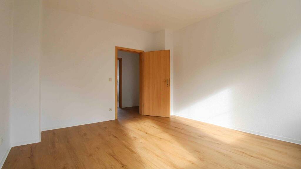 Wohnung zum Kauf 49.000 € 3 Zimmer 64,1 m² 3. Geschoss Döbeln 04720