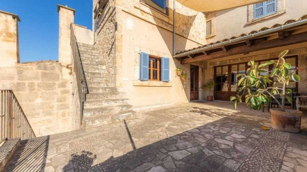 Haus zum Kauf 650.000 € 7 Zimmer 260 m² 295 m² Grundstück Petra