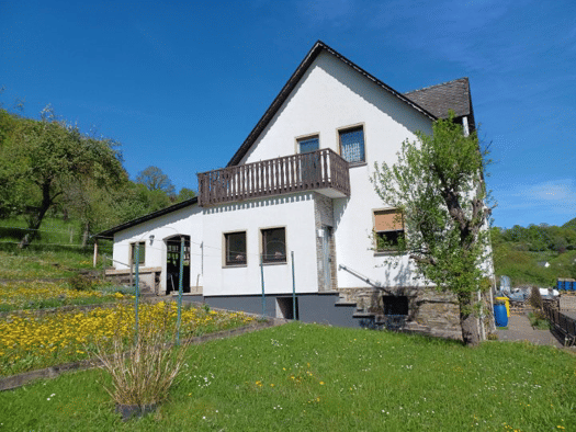 Doppelhaushälfte zum Kauf provisionsfrei 249.000 € 6 Zimmer 145 m² 876 m² Grundstück frei ab 15.01.2027 Talstraße 73 Dienethal Dienethal 56379