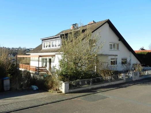 Mehrfamilienhaus zum Kauf 552.000 € 11 Zimmer 364 m² 1.573 m² Grundstück frei ab sofort Hahnstätten 65623