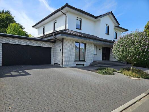 Villa zum Kauf provisionsfrei 890.000 € 9 Zimmer 333 m² 1.376 m² Grundstück frei ab sofort Kottenstraße 22 Upsprunge Salzkotten 33154