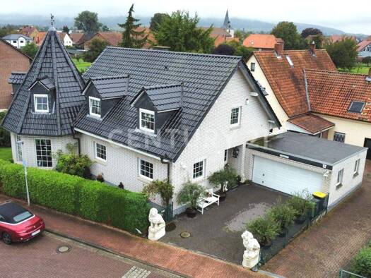 Einfamilienhaus zum Kauf 650.000 € 5,5 Zimmer 217 m² 539 m² Grundstück Emmerke Giesen 31180